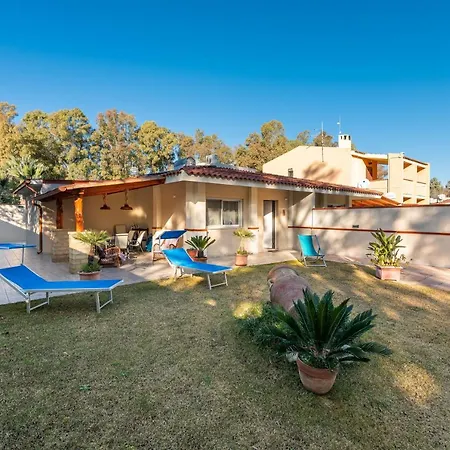 Ibiscus Rosa 1 Semesterbostad Marongiu