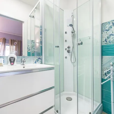 Semesterbostad Ibiscus Rosa 1