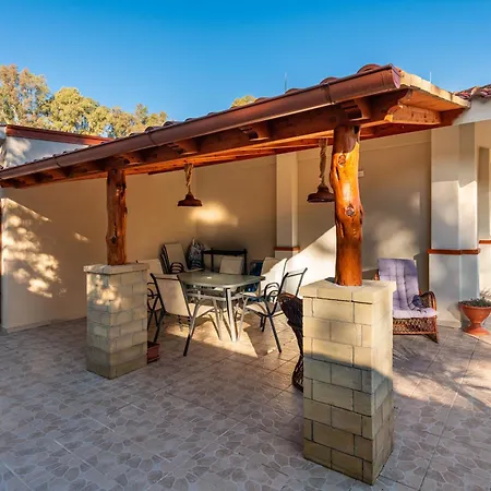 Semesterbostad Ibiscus Rosa 1